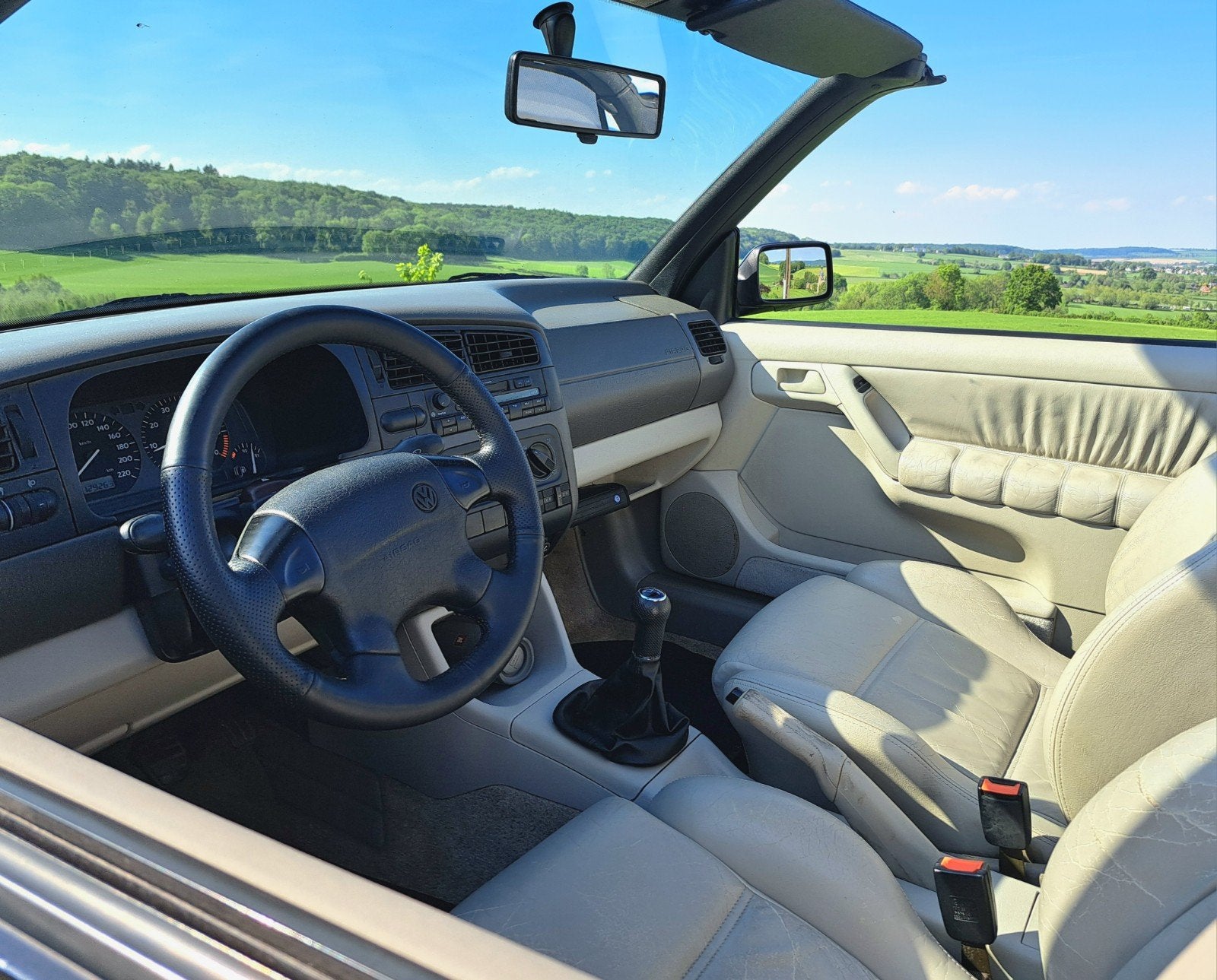VW Golf Cabrio Oldtimer met Lederen interieur, foto 11
