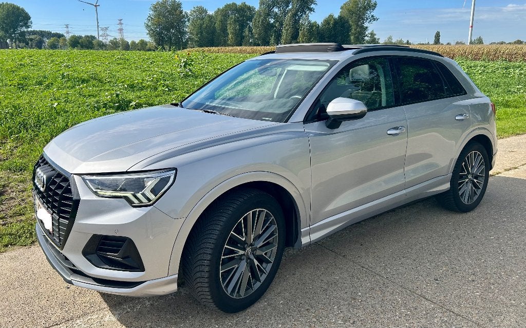 Audi Q3 35 tfsi Automaat, 2020, shadow look, Full option, Autos, Achat, Détection des panneaux routiers, https://public.car-pass.be/verify/8062-1027-1403