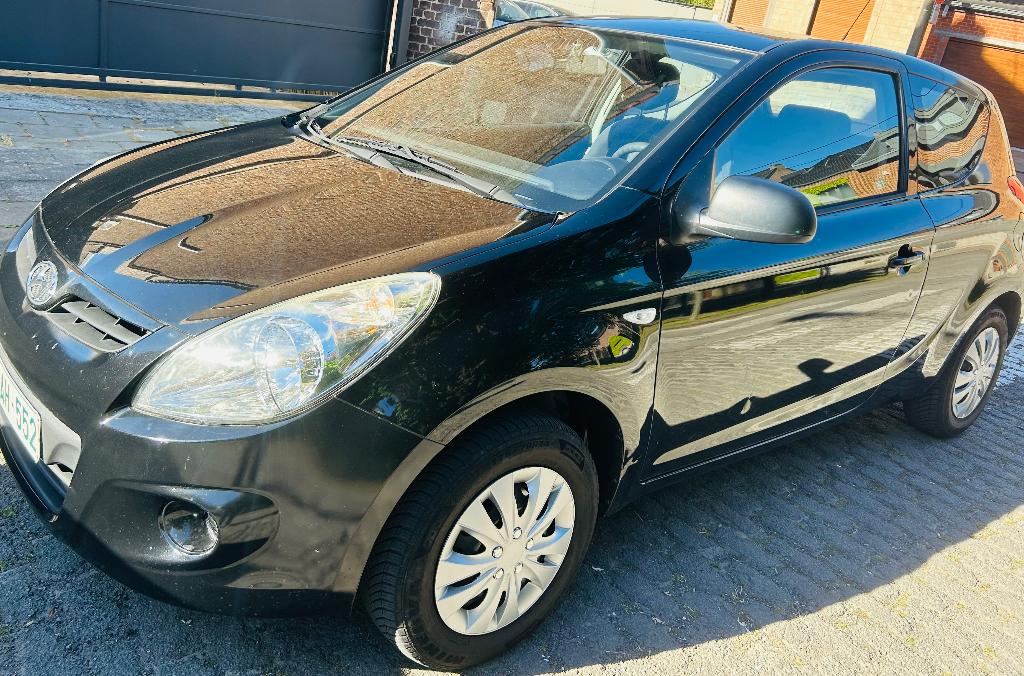 Hyundai i20 1.2i essence Prête a immatriculer 2010, 57 kW, Vitres électriques, Achat, Entreprise