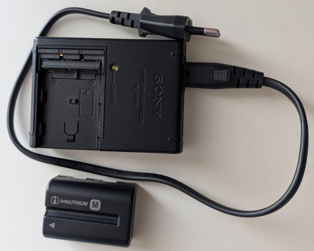 Fototoestel Sony CX 57 - pakket, TV, Hi-fi & Vidéo, Appareils photo numériques, Utilisé, Reflex miroir, Sony, 8 fois ou plus, Enlèvement