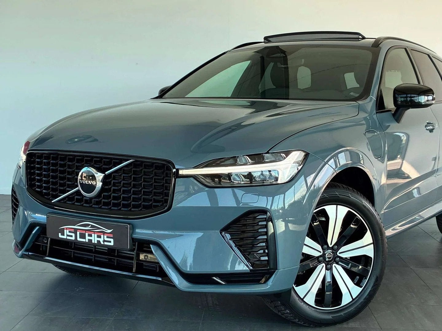 Volvo XC60 2.0 T6 PHEV AWD 1ERPRO-T.O-COCKPIT-CARPLAY-CAMERA, Auto's, Automaat, Lichtsensor, 4 cilinders, 1969 cc