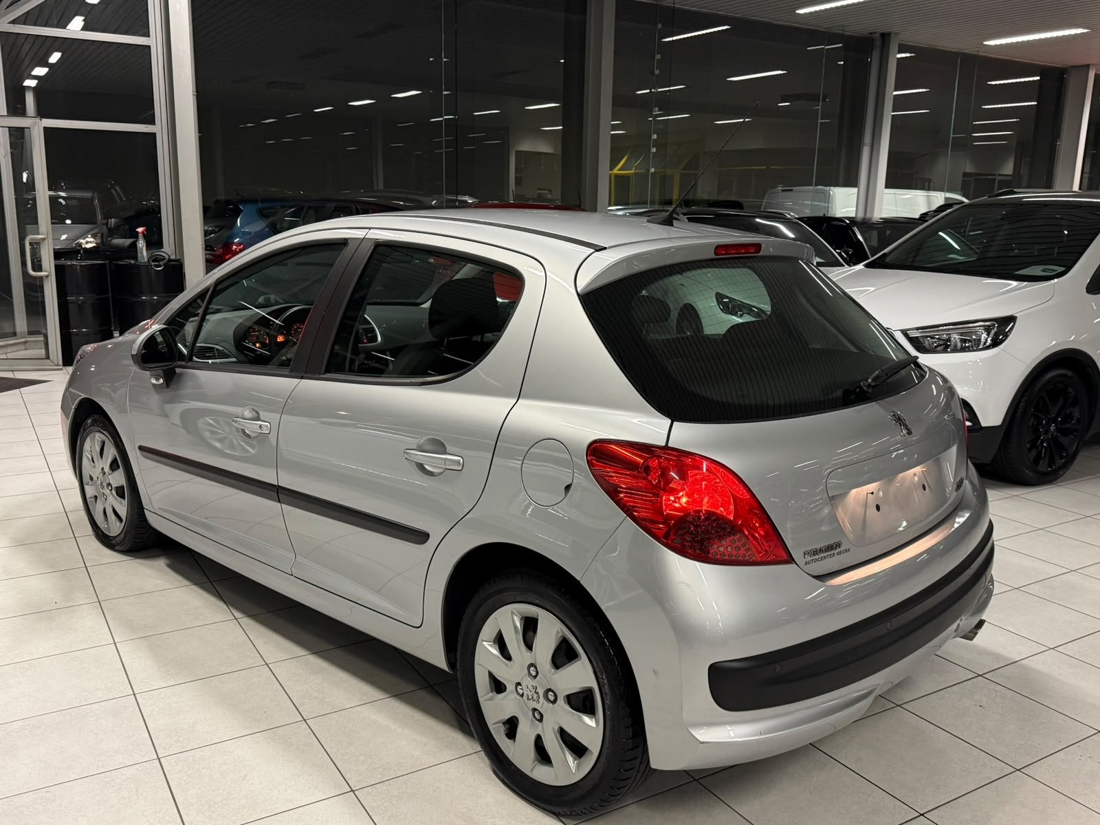 Peugeot 207, 1309 kg, https://public.car-pass.be/vhr/c9eca9a6-3885-4550-a0d7-0752cbd3824b, 5 zetels, Overige carrosserie
