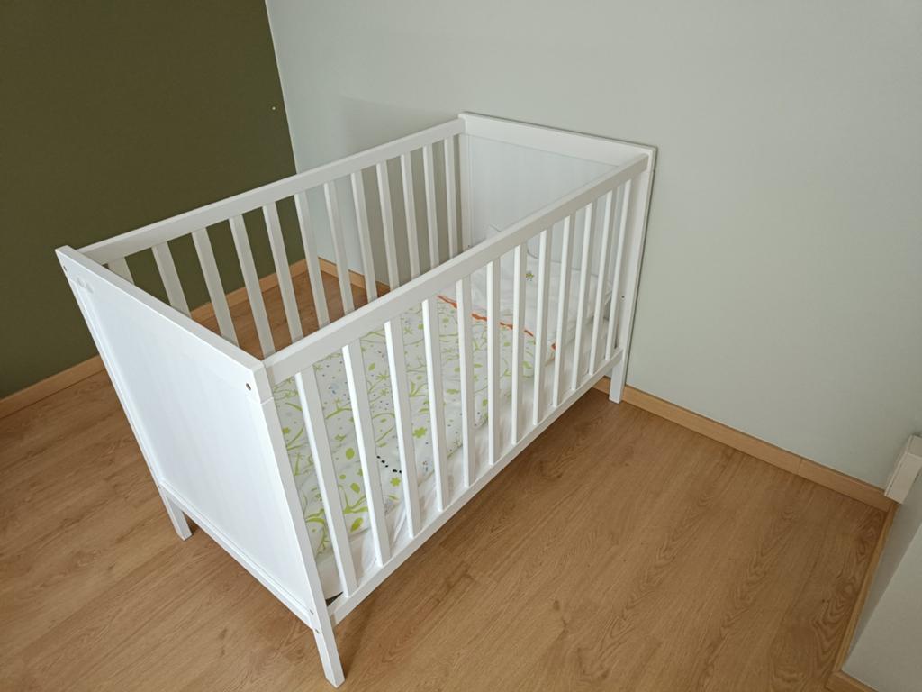 Babybed met matras en beddengoed, Kinderen en Baby's, Ophalen