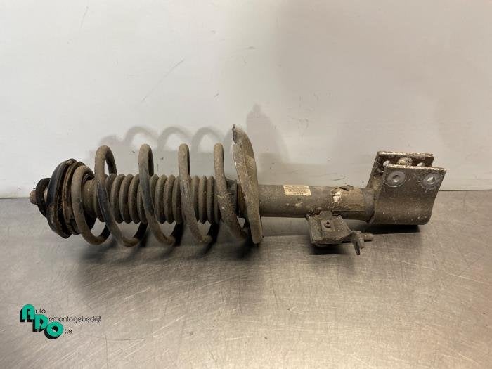 Schokdemperpoot rechts-voor van een Peugeot 308 (308 08-), Auto-onderdelen, Ophanging en Onderstel, Peugeot, Gebruikt, 3 maanden garantie
