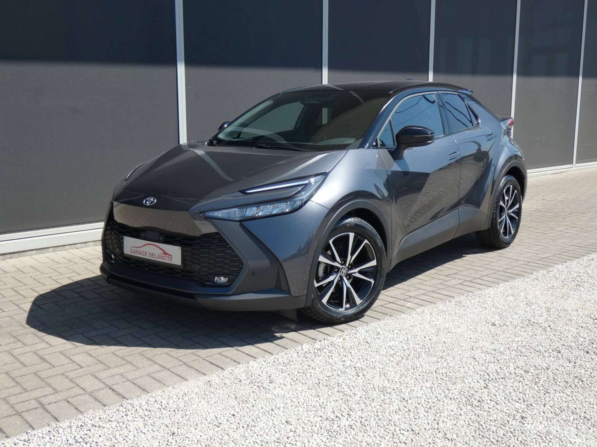 Toyota C-HR 1.8 Hybrid 140pk Dynamic plus +Trekhaak +Dodehoe, Autos, Toyota, Argent ou Gris, Achat, Entreprise, Noir
