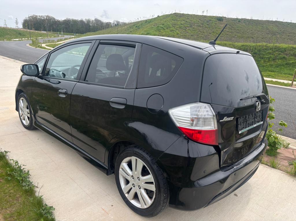 Honda jazz 1.4 Essence boite automatique Euro 4, Autos, Honda, 78 g/km, Achat, Entreprise, Noir