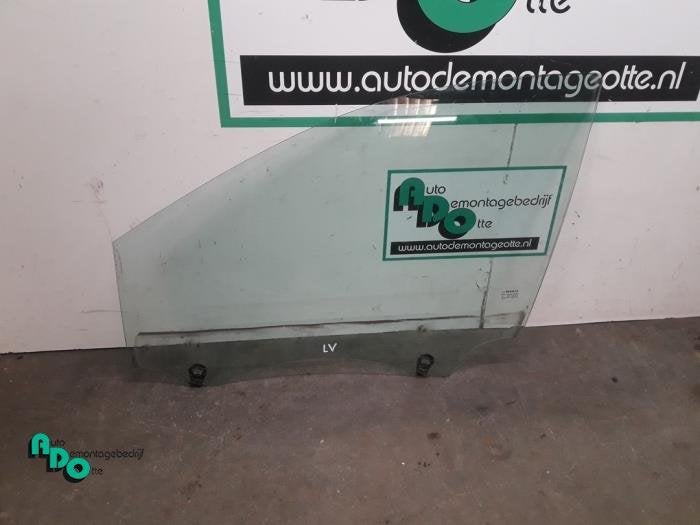 Vitre portière 4portes avant gauche d'un Renault Clio (Clio, Renault, -, 3 mois de garantie, Utilisé