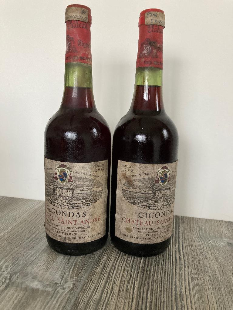 Vintage wijn. Gigondas chateau Saint-Andre 1972, Collections, Vins, Pleine, Comme neuf, Enlèvement, Vin rouge