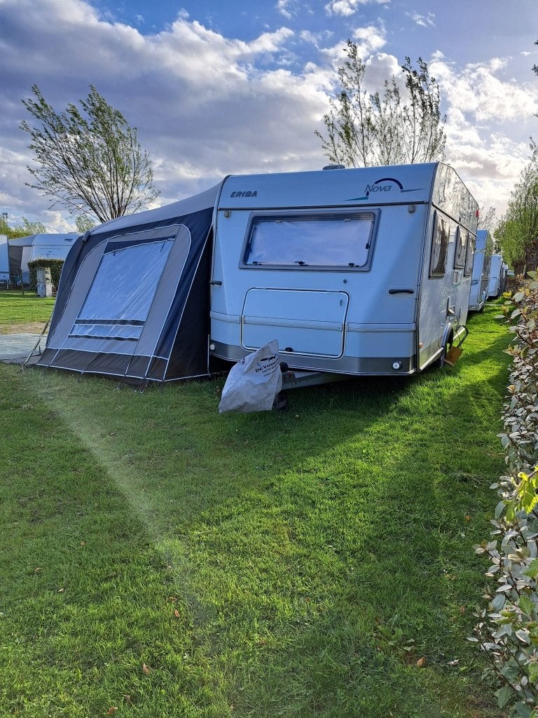 Eriba Nova bwj 2004, Caravans en Kamperen, Caravans, Rondzit, Eriba, Tot en met 4, Particulier