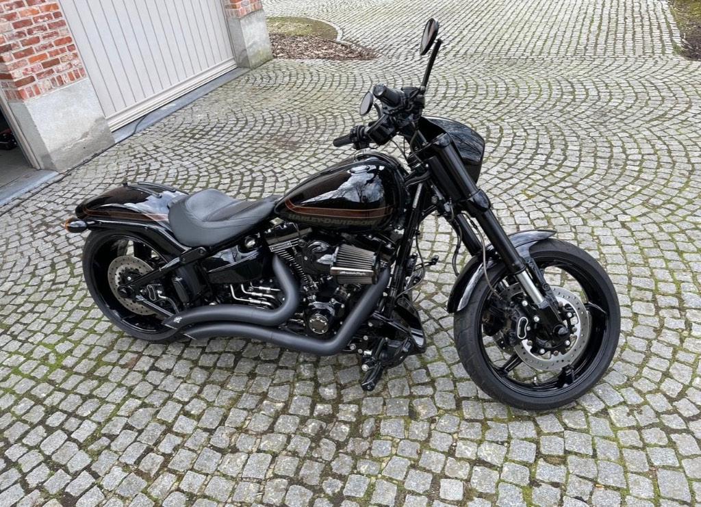 Harley-Davidson cvo breakout, Plus de 35 kW, 2 cylindres, Particulier