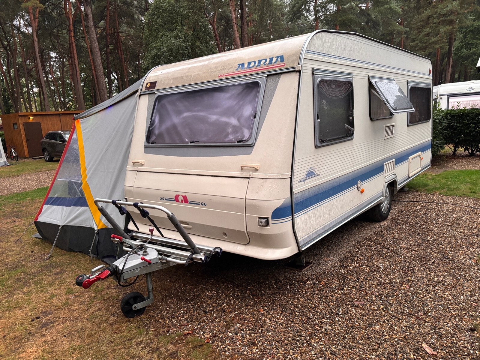 Adria Unica 502 van 2003, Caravans en Kamperen, Caravans, Rondzit, 750 - 1000 kg, Adria, Luifel