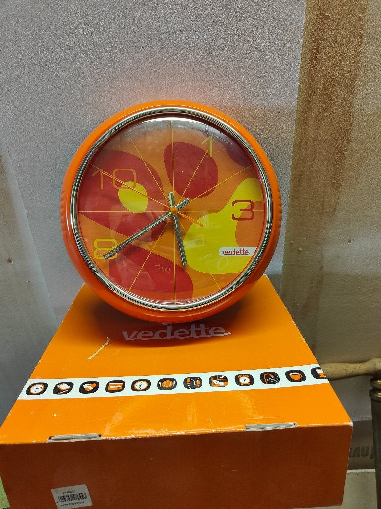 Ancienne horloge vedette 1970 dans sa boite, Antiquités & Art, Enlèvement ou Envoi