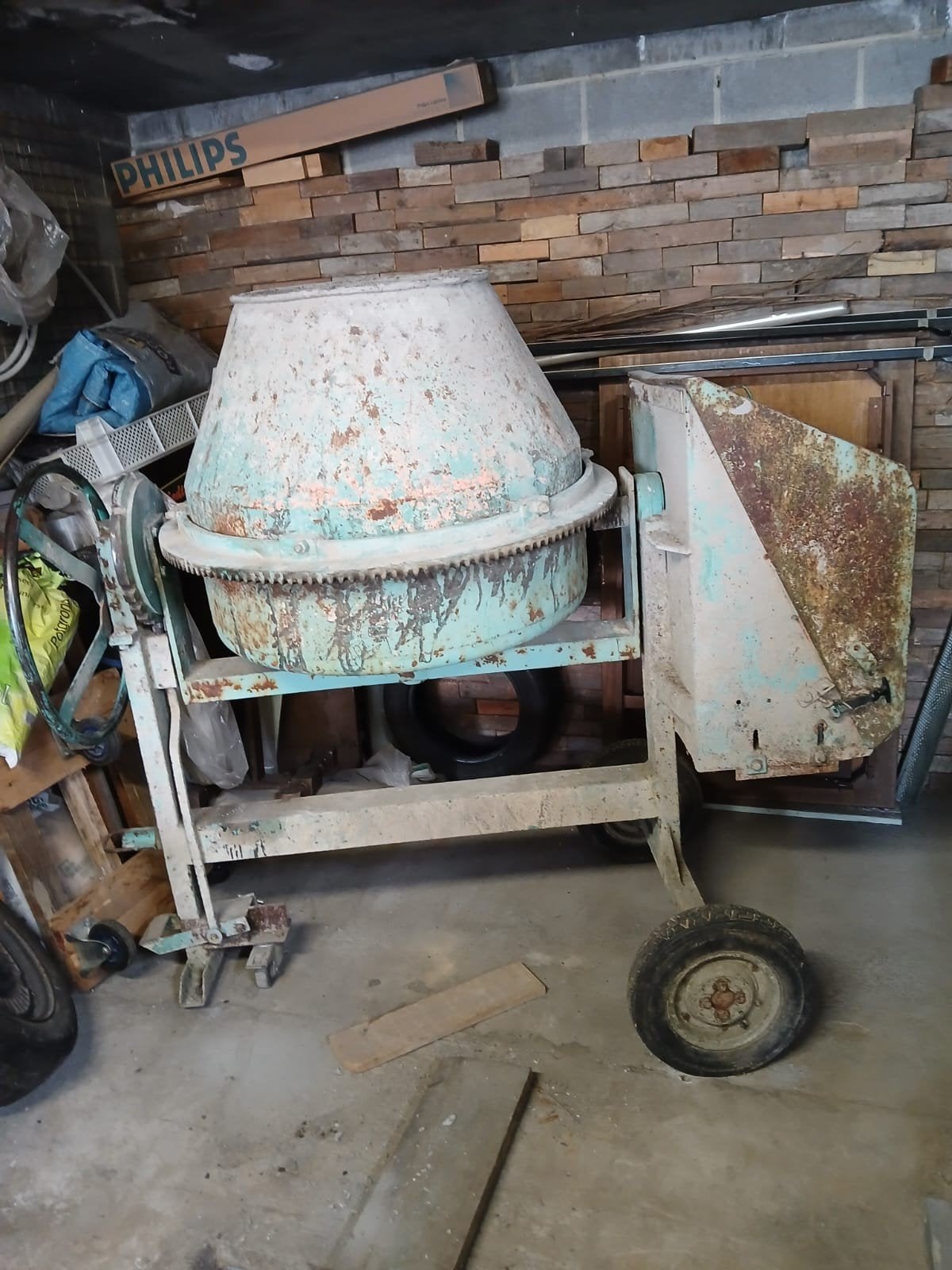 Betonmixer van 300 liter met elektromotor van 1,5 pk, Doe-het-zelf en Bouw, Betonmolens, Ophalen