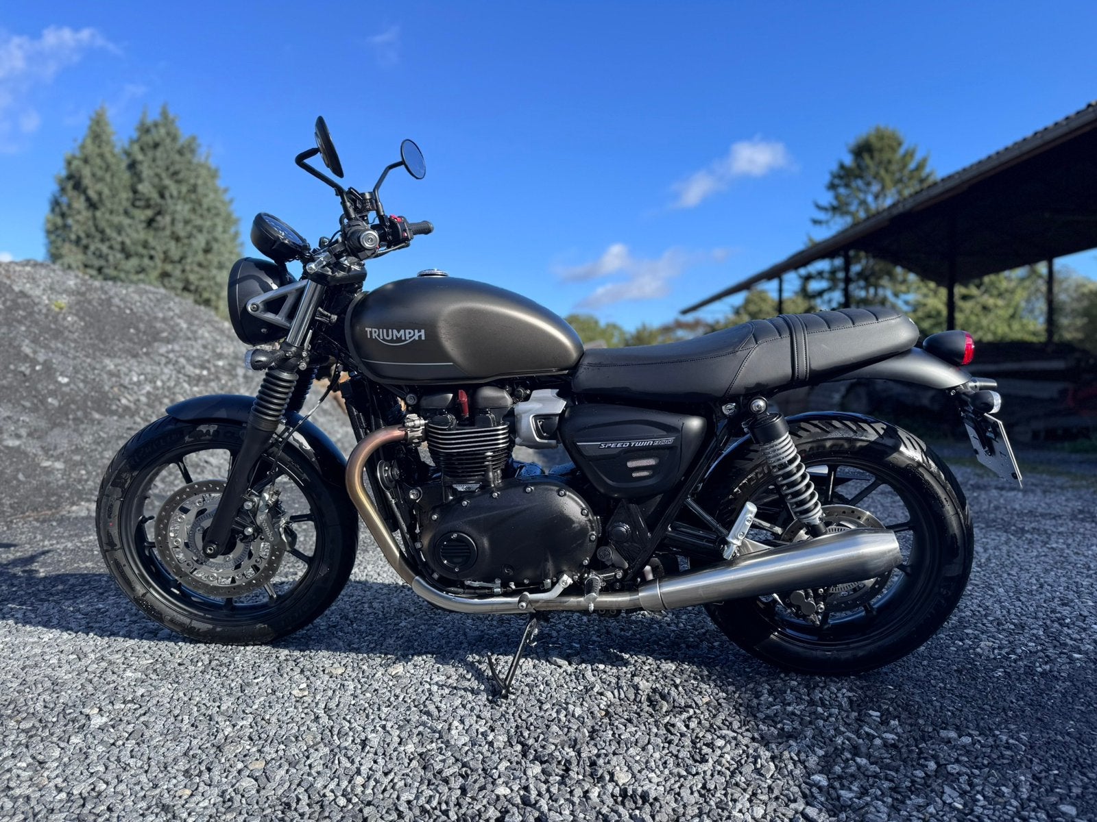 Triumph speed twin 900 2500km comme neuve, Enlèvement, Neuf