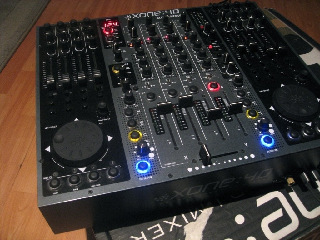 Xone 4D, Muziek en Instrumenten, Mengpanelen, Zo goed als nieuw, 5 tot 10 kanalen, Ophalen
