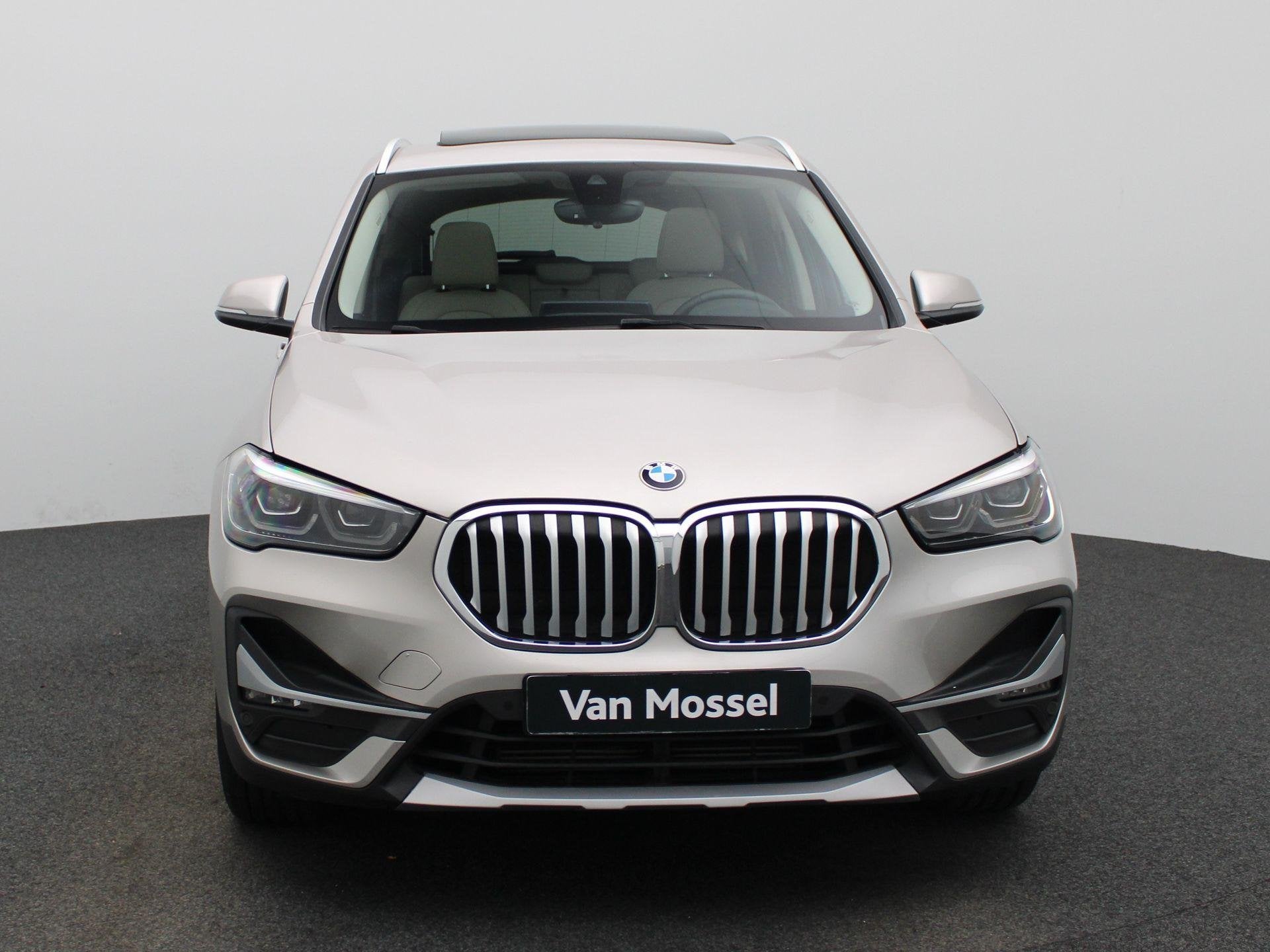 BMW X1 sDrive18iA (100 kW) PANO | CAM | LEDER+zetelverw. | N, Auto's, Stof, Gebruikt, 136 pk, 5 zetels
