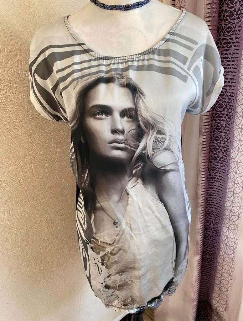 Bedrukte damesblouse — maat M/L (zie afmetingen), Kleding | Dames, T-shirts, Ophalen of Verzenden, Zo goed als nieuw