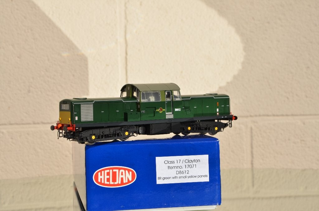 HELJAN-KLASSE 17-D8612-Loco-Diesel-8-polige DCC-aansluiting, Ophalen of Verzenden, Zo goed als nieuw