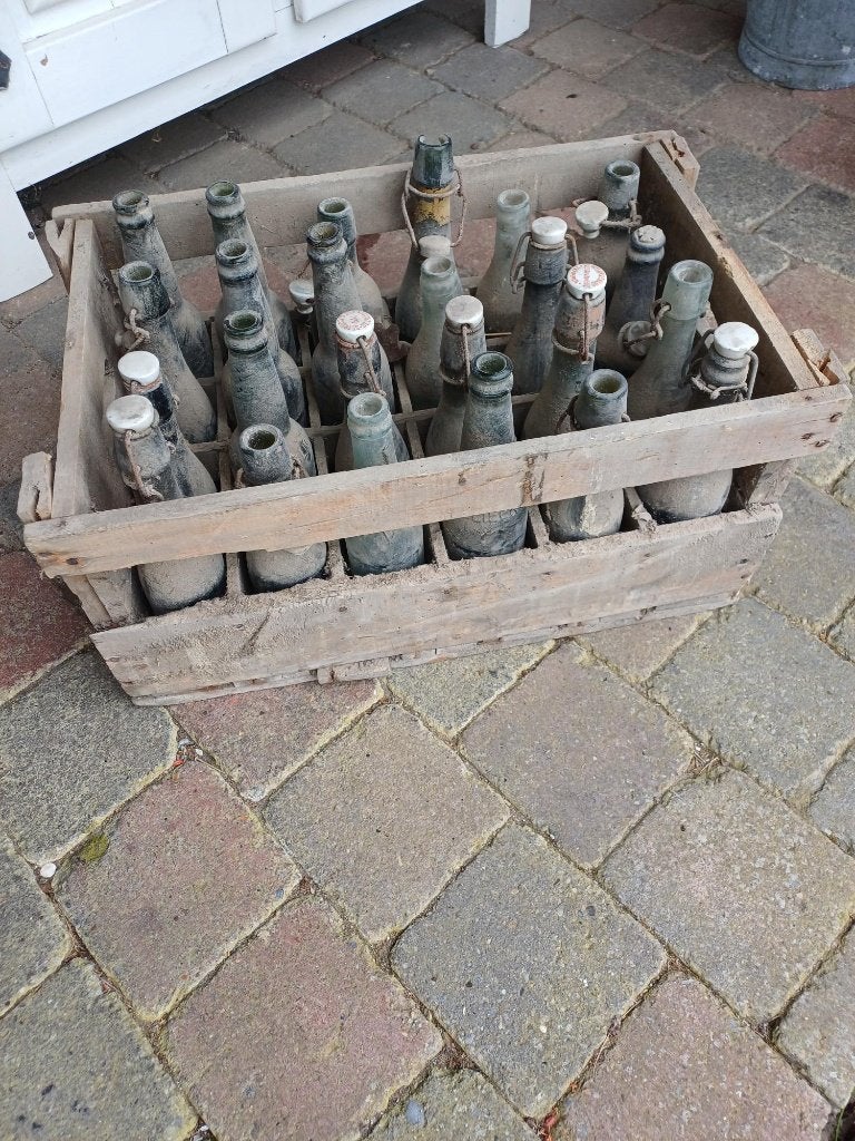 oude houten bierbak., Ophalen