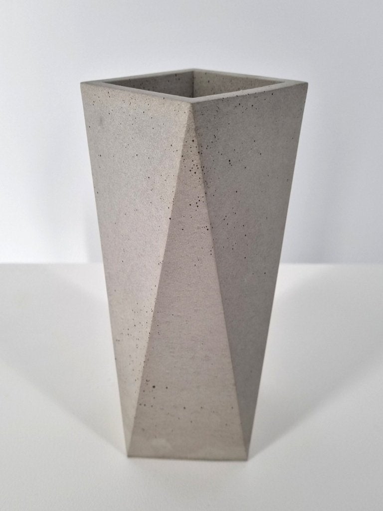 Geometrische betonnen vazen ​20 cm Ophalen in Mol/Balen/Pelt, Huis en Inrichting, Woonaccessoires | Vazen, Nieuw, Steen/keramiek