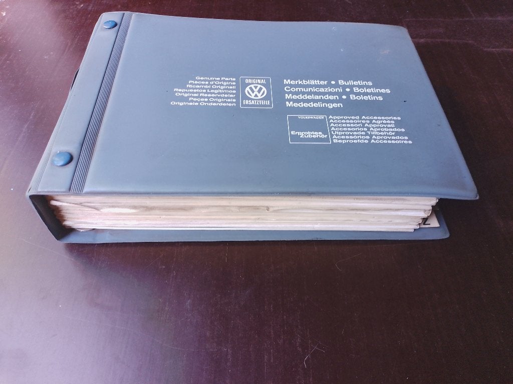 Zeldzaam Oud VW Audi Dealer Onderdelenboek Actiemodel 70 -93, Enlèvement ou Envoi, Utilisé, Volkswagen