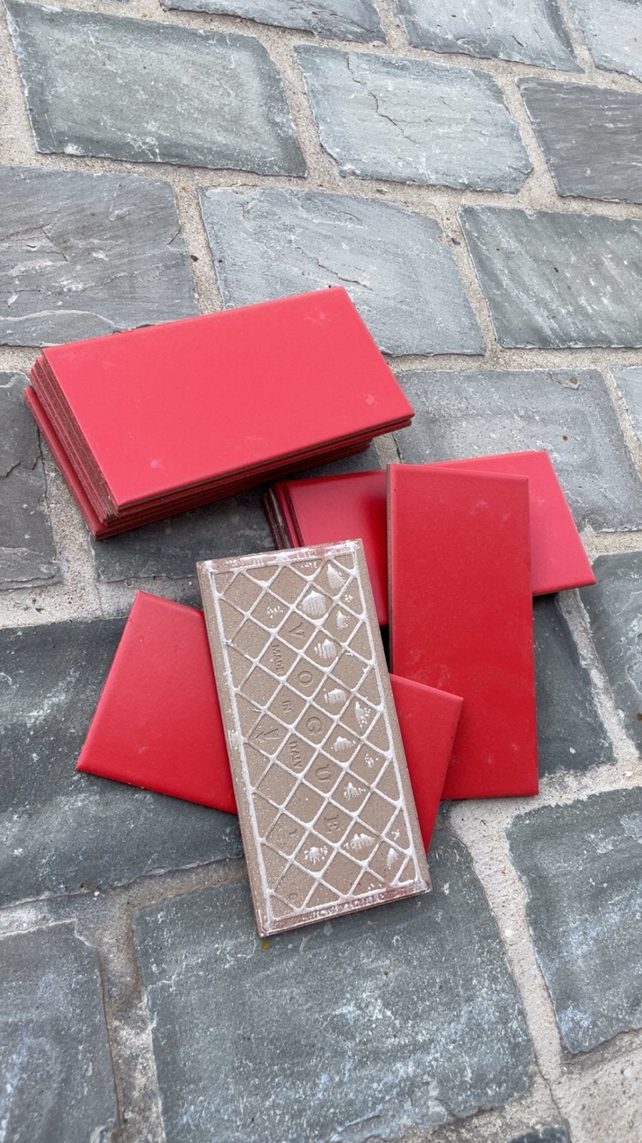 Faïence Murale CERAMICA VOGUE rouge mat, 20 à 40 cm, Céramique, Enlèvement, Moins de 20 cm