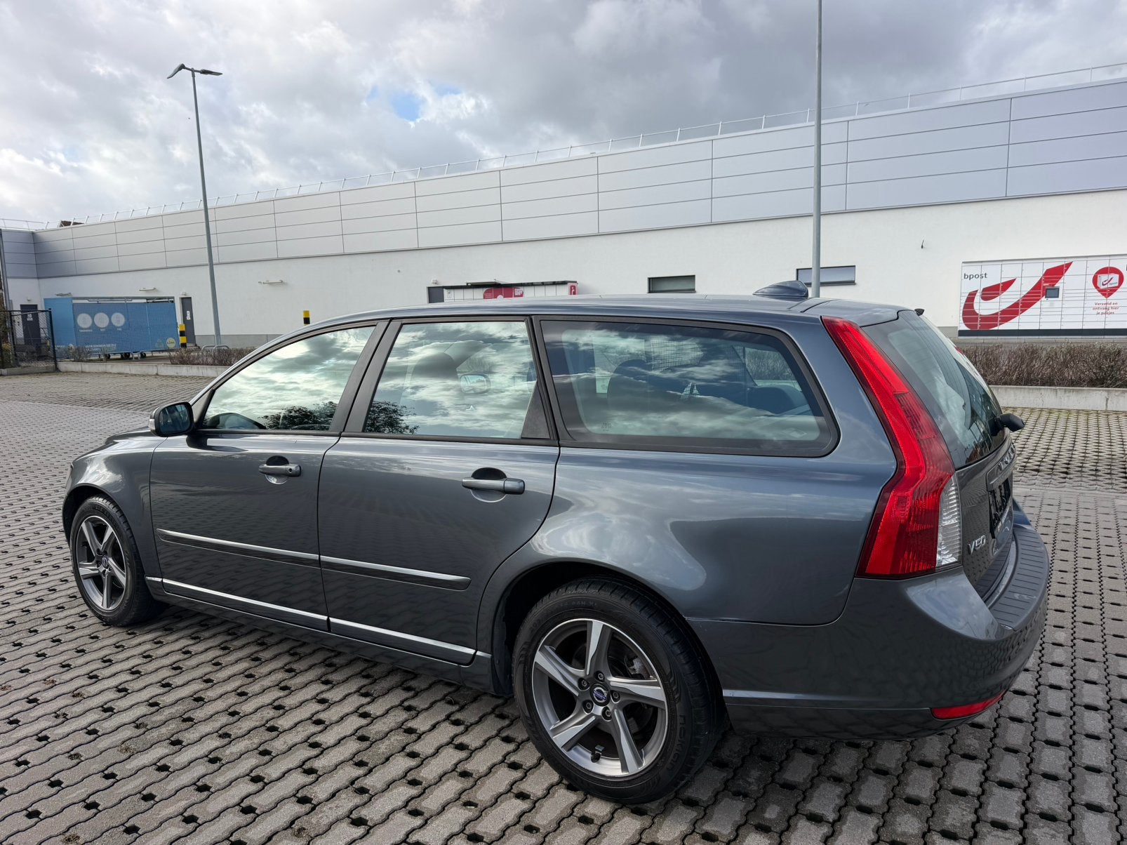 Volvo v60 1.6 tdci heel mooi auto proper, Auto's, https://public.car-pass.be/recalls?lang=nl, 5 deurs, Euro 4, Te koop