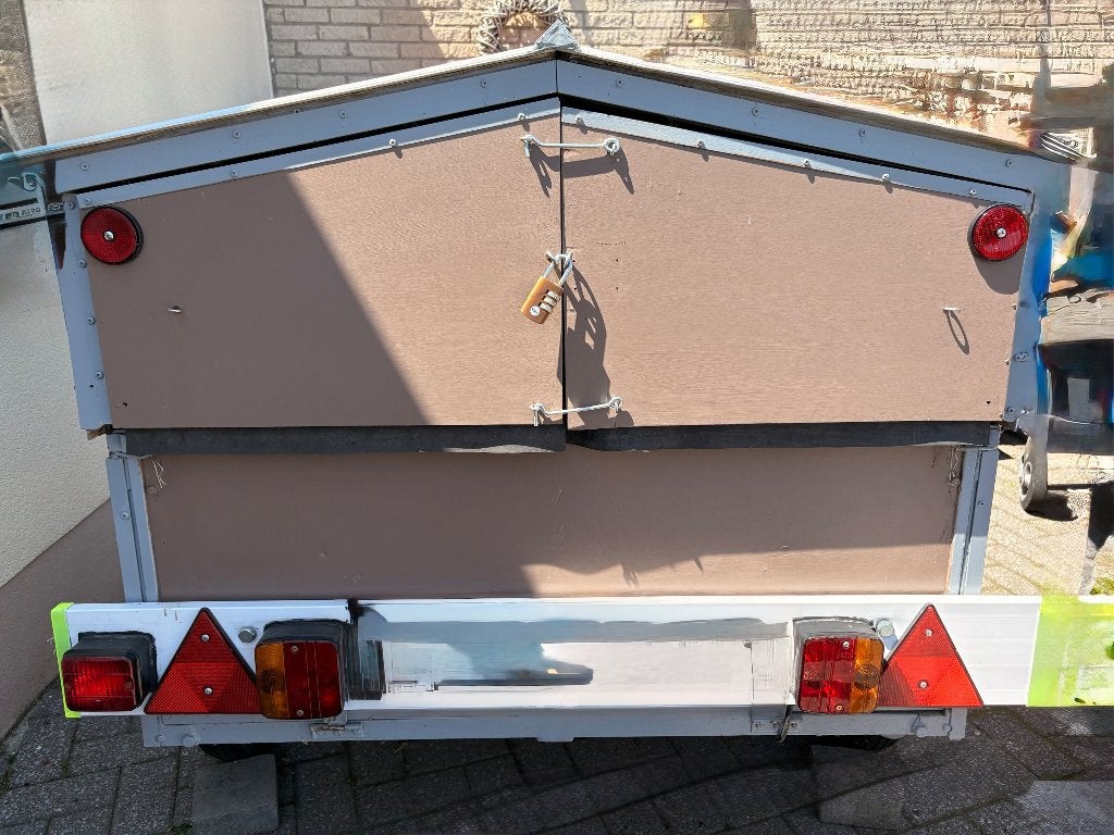 Gesloten aanhangwagen, Enlèvement, Utilisé