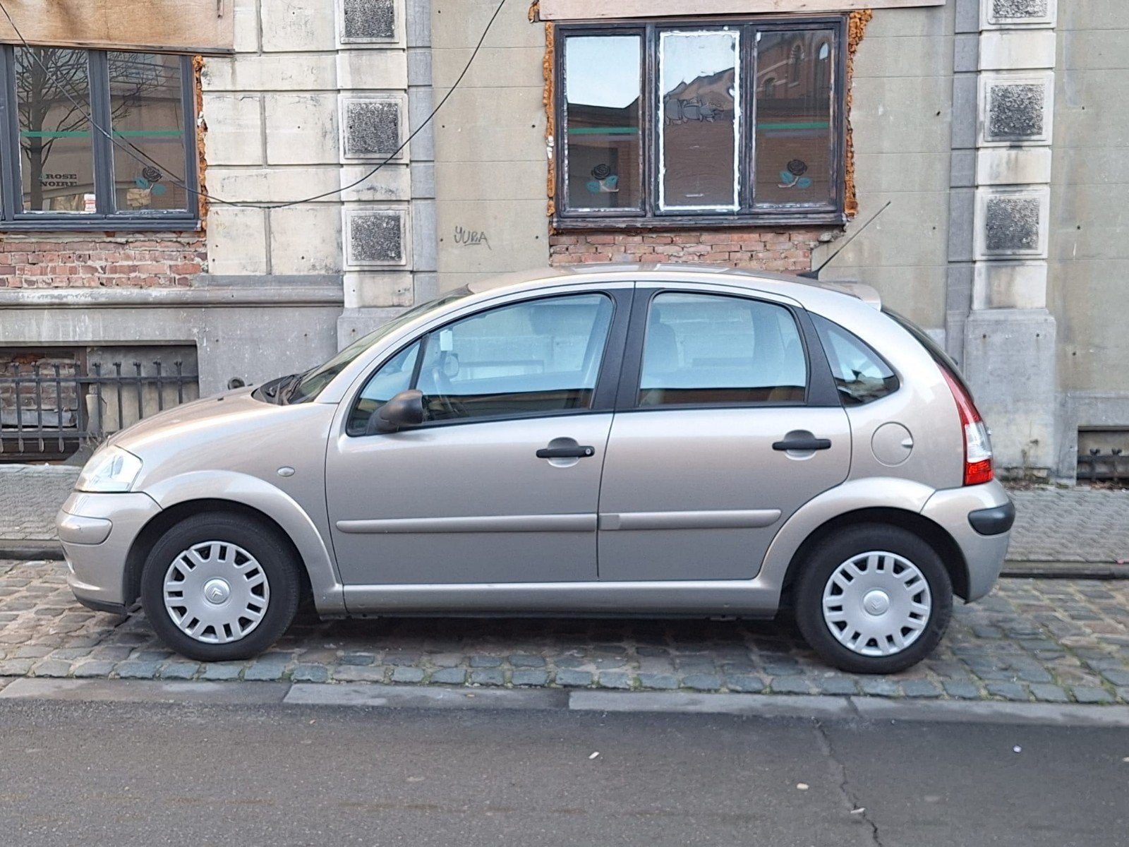 Citroen c3  essence 156.000 km, Achat, Boîte manuelle, Beige, 5 portes