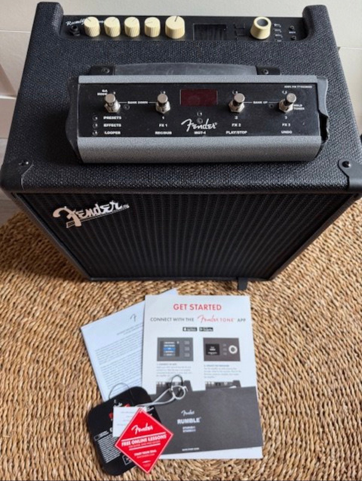 Fender Rumble Studio 40 + MGT footswitch, Musique & Instruments, Enlèvement, Comme neuf, Guitare basse, Moins de 50 watts