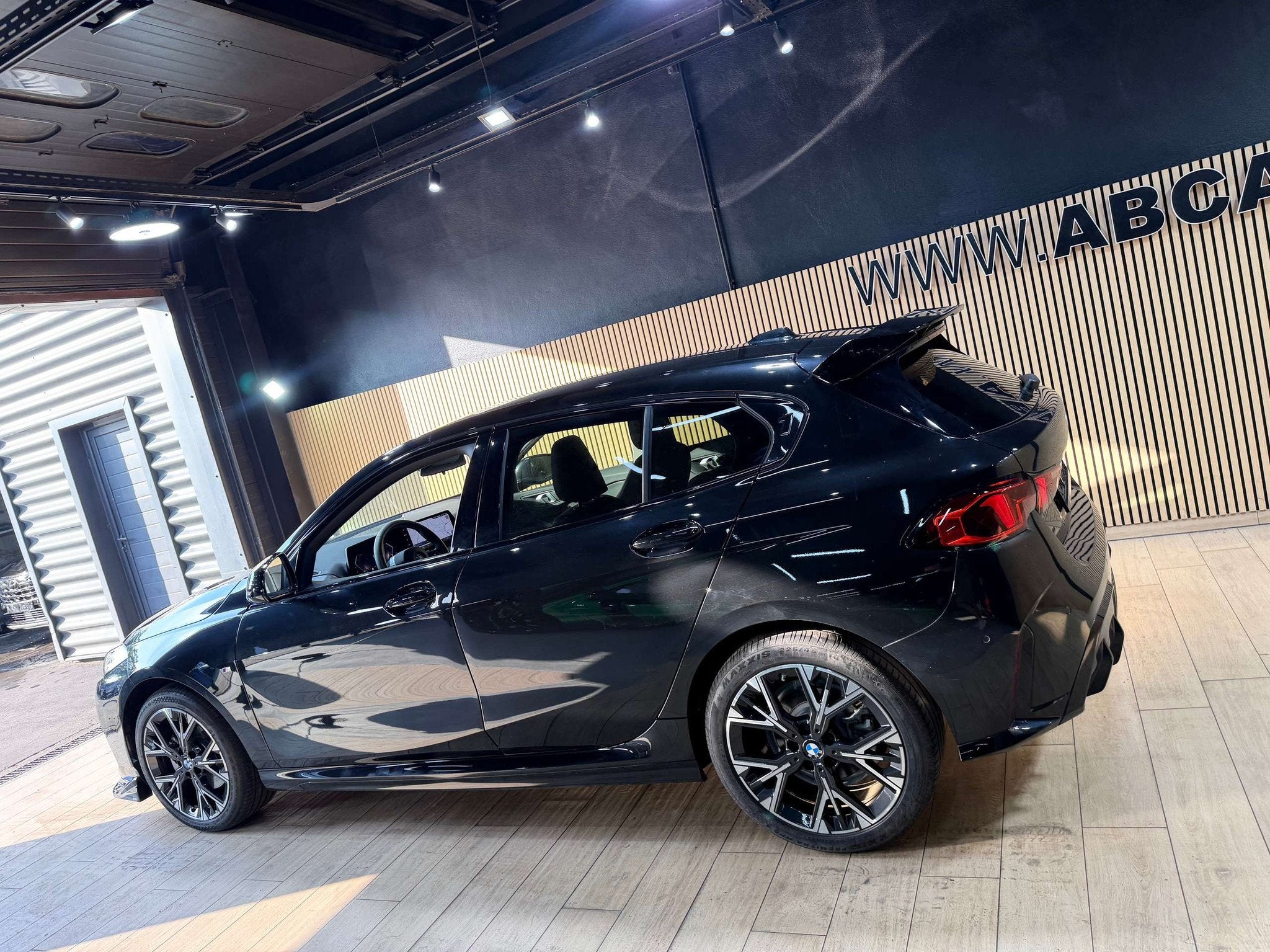 BMW 1 Serie 120 IAS PACK M PERFORMANCE * GARANTIE 12 MOIS *, Auto's, 1 Reeks, Gebruikt, Zwart, Leder