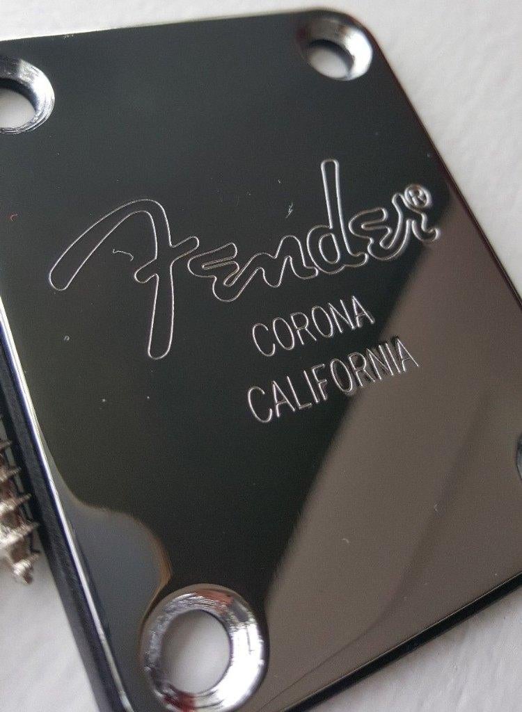Fender Corona Neck Plate + 4 vis pour manche de guitare, Musique & Instruments, Enlèvement ou Envoi, Neuf, Guitare électrique