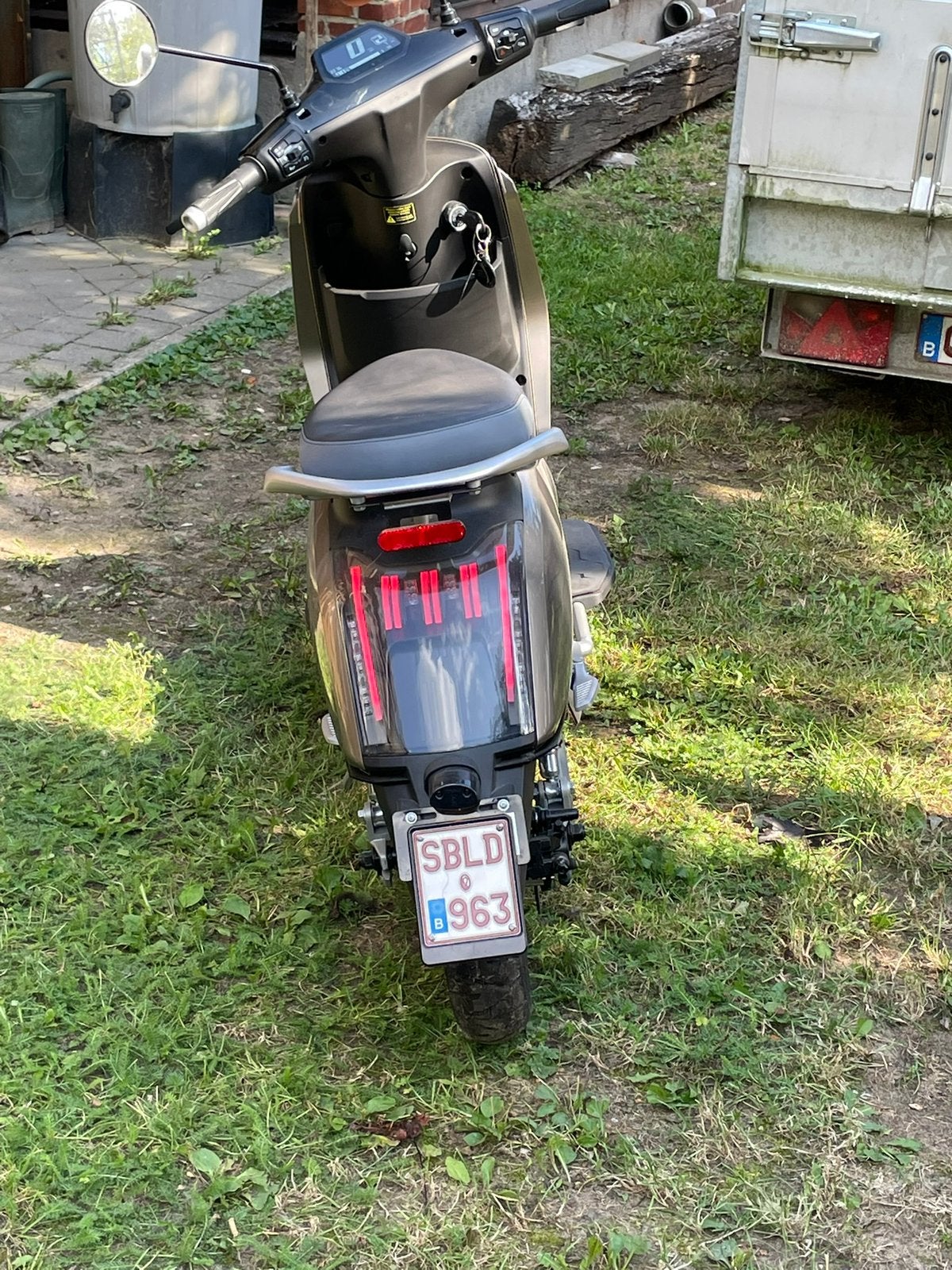 Electric scooter klasse b, Fietsen en Brommers, Brommers | Overige merken, Ophalen, Nieuw, Klasse B (45 km/u)
