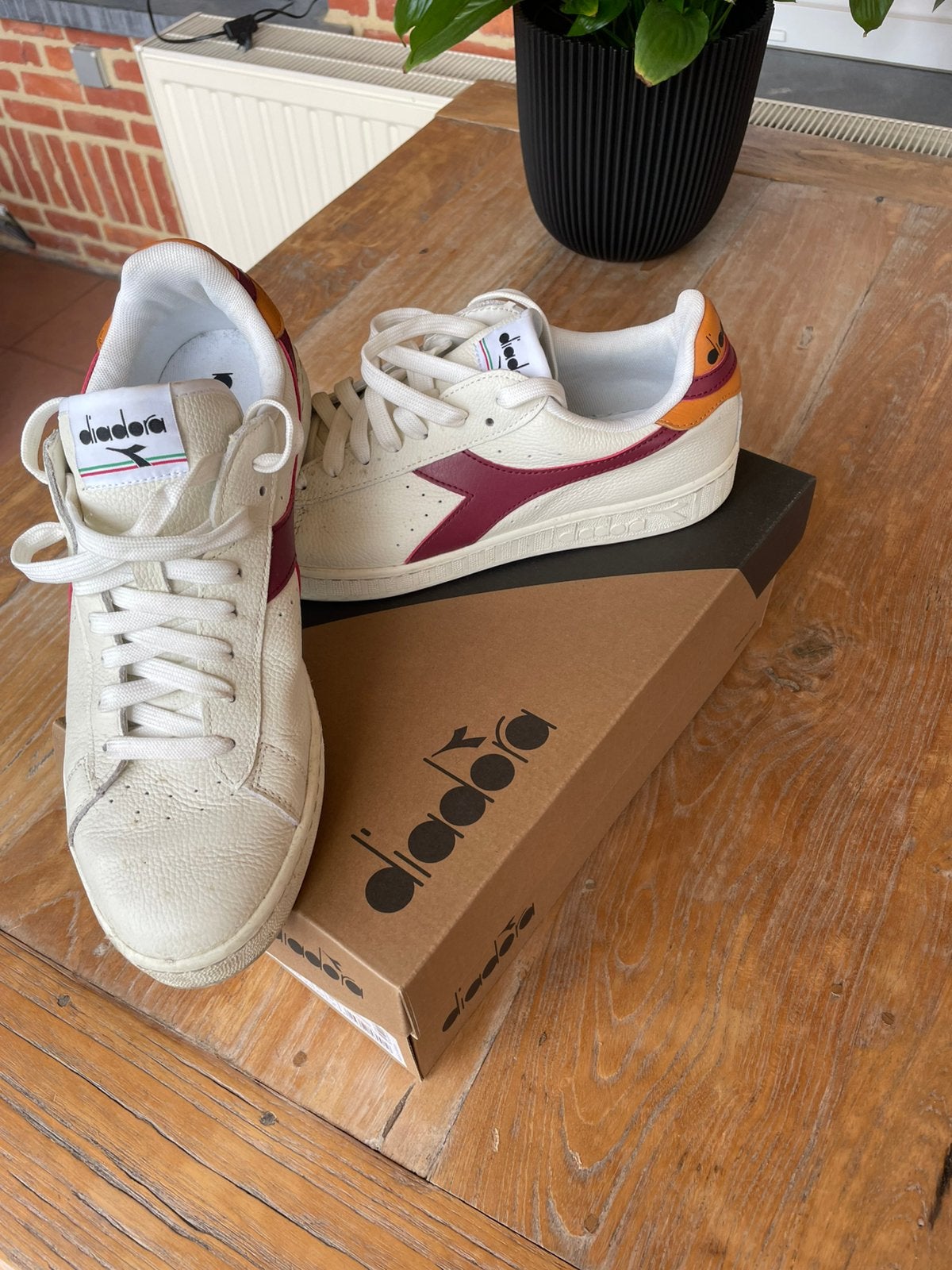 Diadora sneakers maat 45, Enlèvement ou Envoi, Comme neuf, Baskets