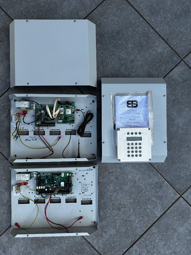 Centrale d'alarme + accessoires, Enlèvement