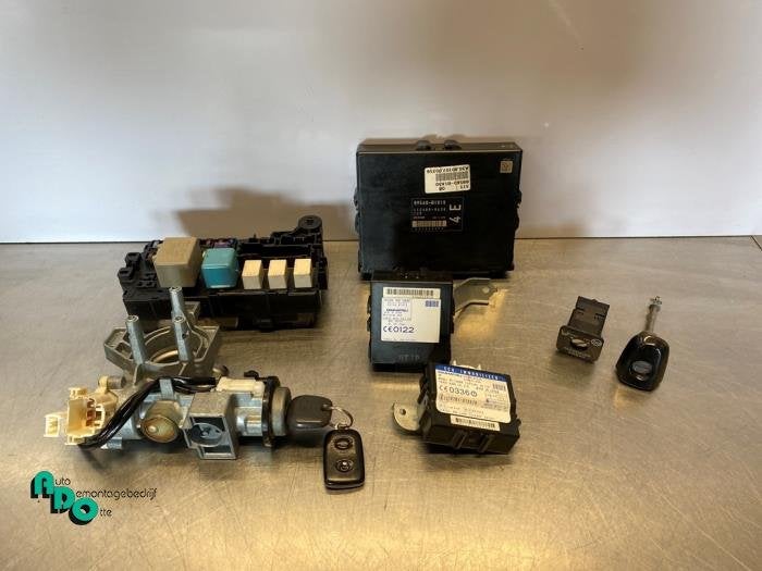 Serrure de contact + ordinateur d'un Subaru Justy (Justy 07-, Subaru, -, 3 mois de garantie, Utilisé