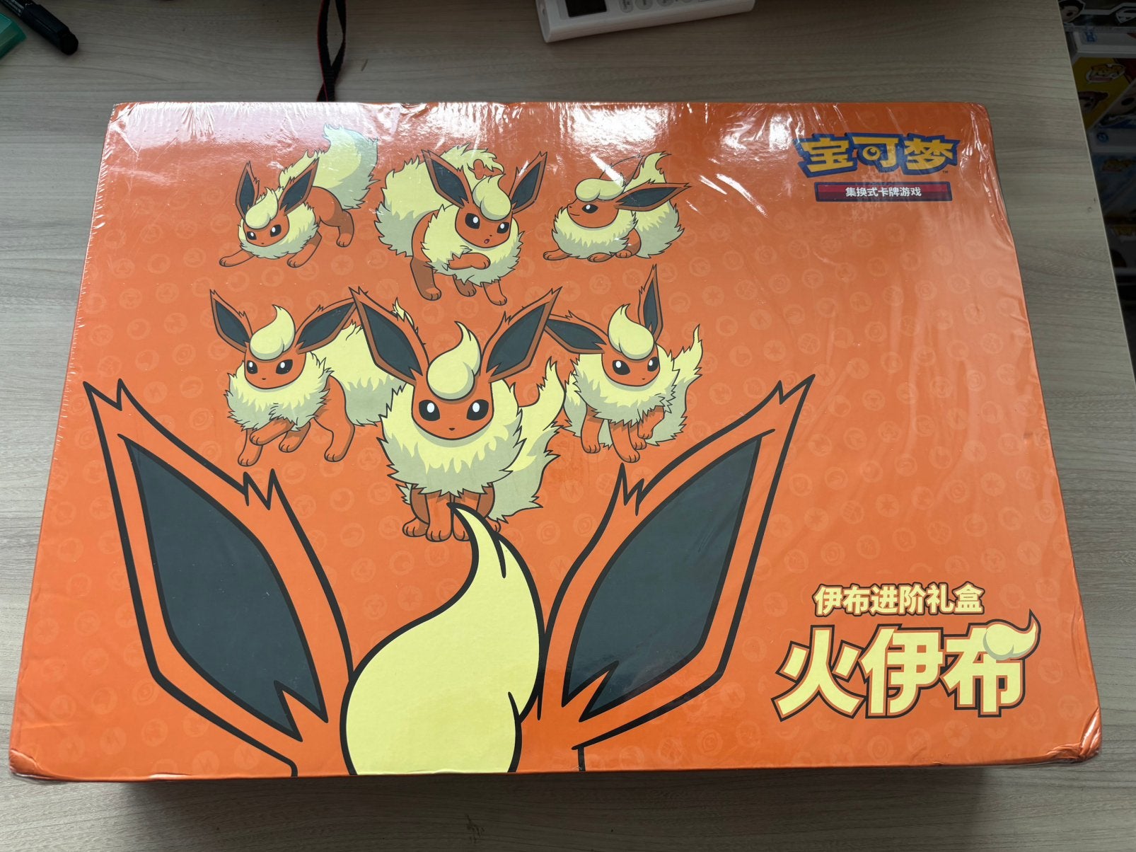 Flareon eevee GX Binder Advanced Gift Box (S-Chinees), Ophalen of Verzenden, Zo goed als nieuw, Booster