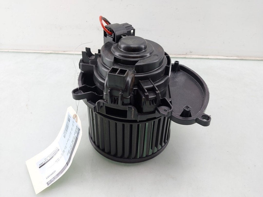 VENTILATEUR RADIATEUR MOTEUR Mercedes-Benz Citan (420.6), Valeo, Mercedes-Benz, Utilisé, 100, rue de Courcelles
75017  Paris, FR