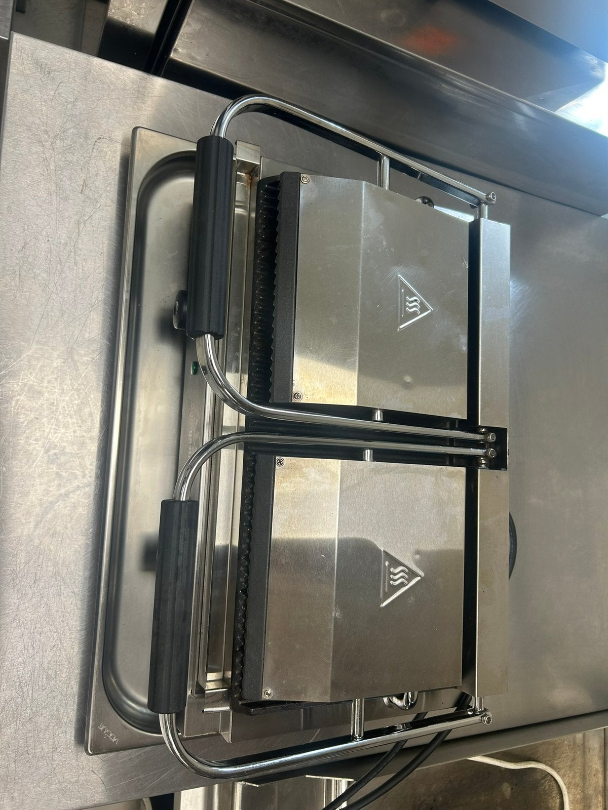 Grill de  double GGM Gastro KGJ542 – 3,6 kW – professionnel, Enlèvement, Comme neuf