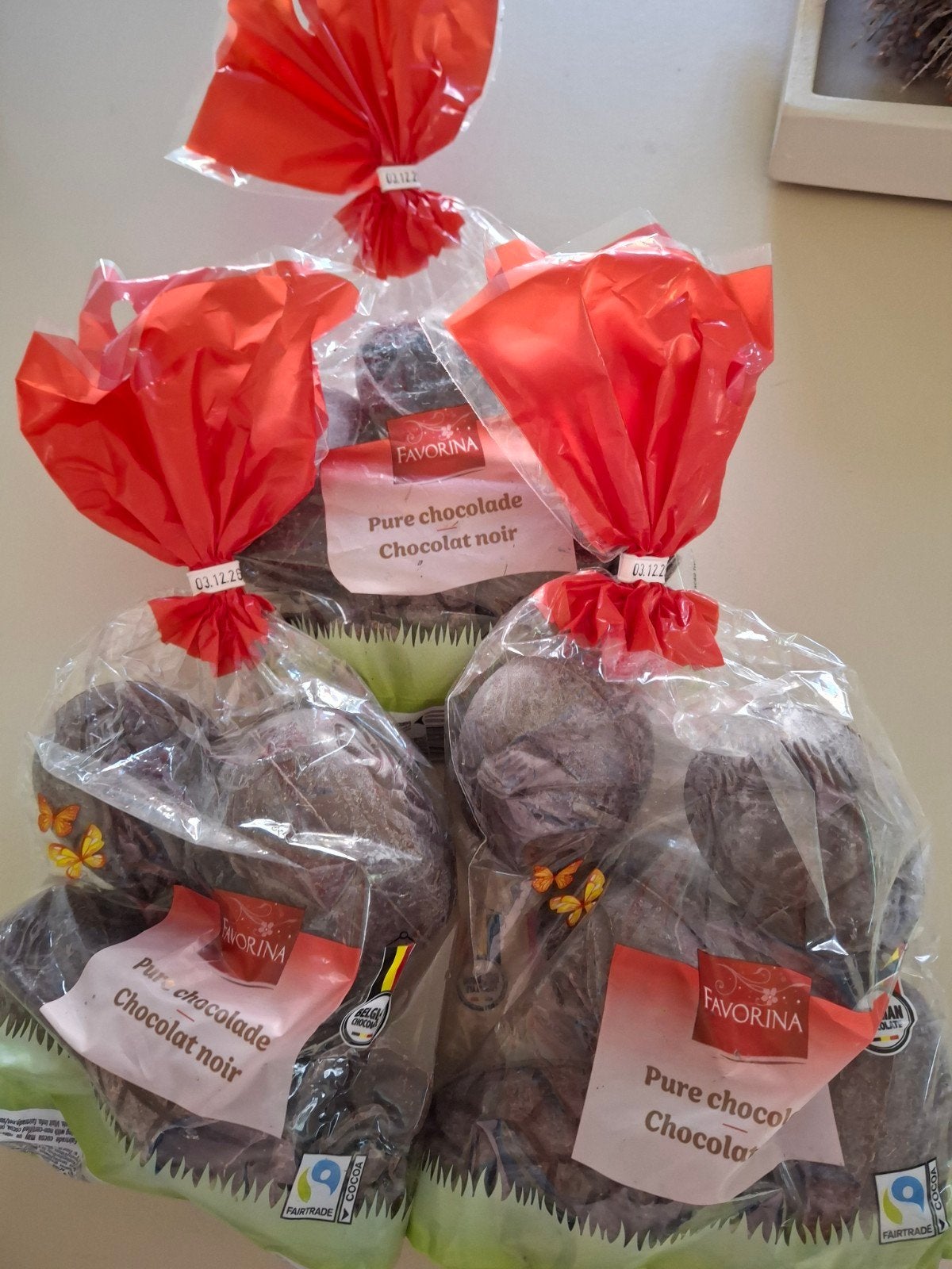 gratis 6 koffiekoeken en 3 zakken puur chocolade eieren
choc, Diversen, Ophalen