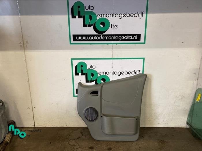 Revêtement portière 2portes droite d'un Opel Vivaro (Vivar, -, Opel, 3 mois de garantie, Utilisé