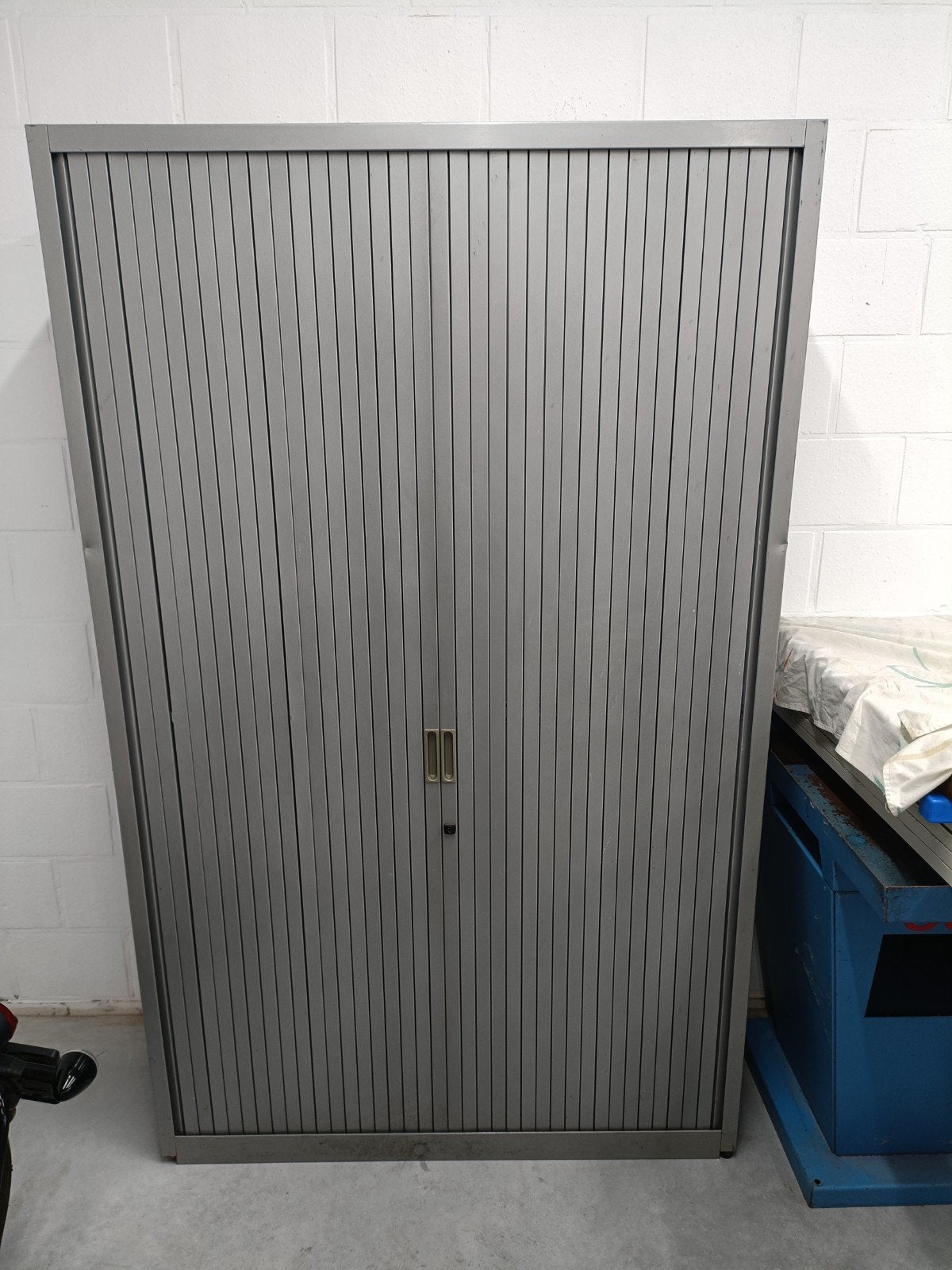 Grote metalen archiefkast 195x120 cm., Ophalen, 100 tot 150 cm, Metaal, Meerdere deuren