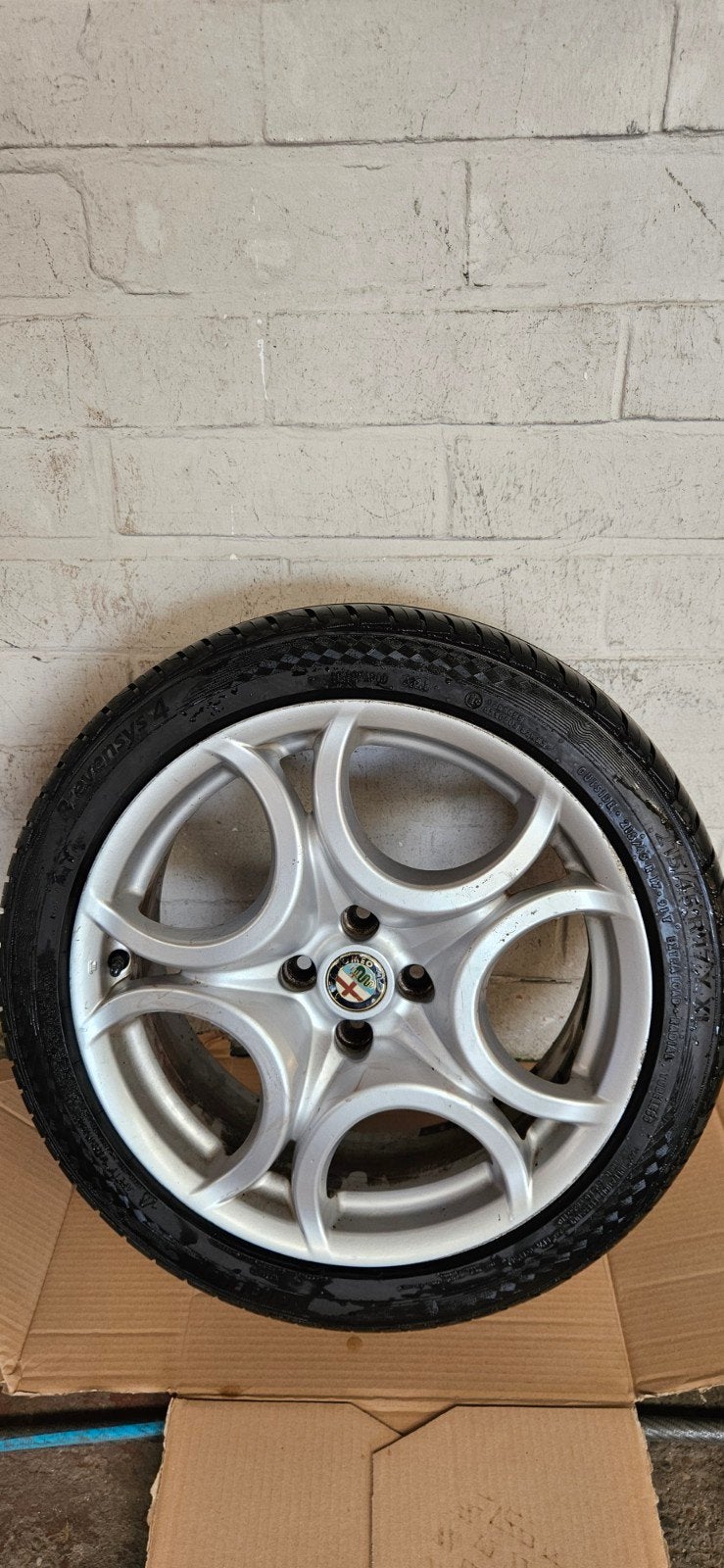 Ensemble de 4 Alfa Romeo 17 d'origine, Autos : Pièces & Accessoires, Enlèvement, Neuf, Pneu(s)