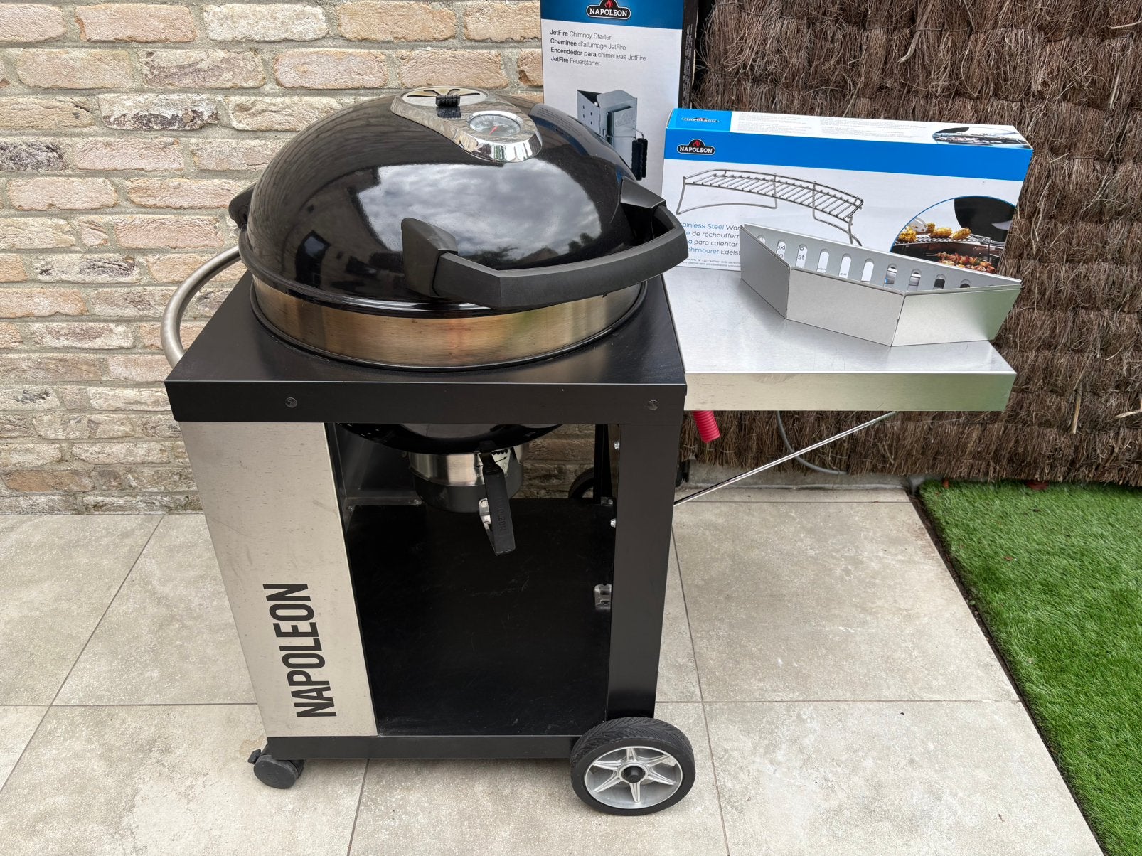 Bbq Napoleon (houtskool), Tuin en Terras, Ophalen, Zo goed als nieuw