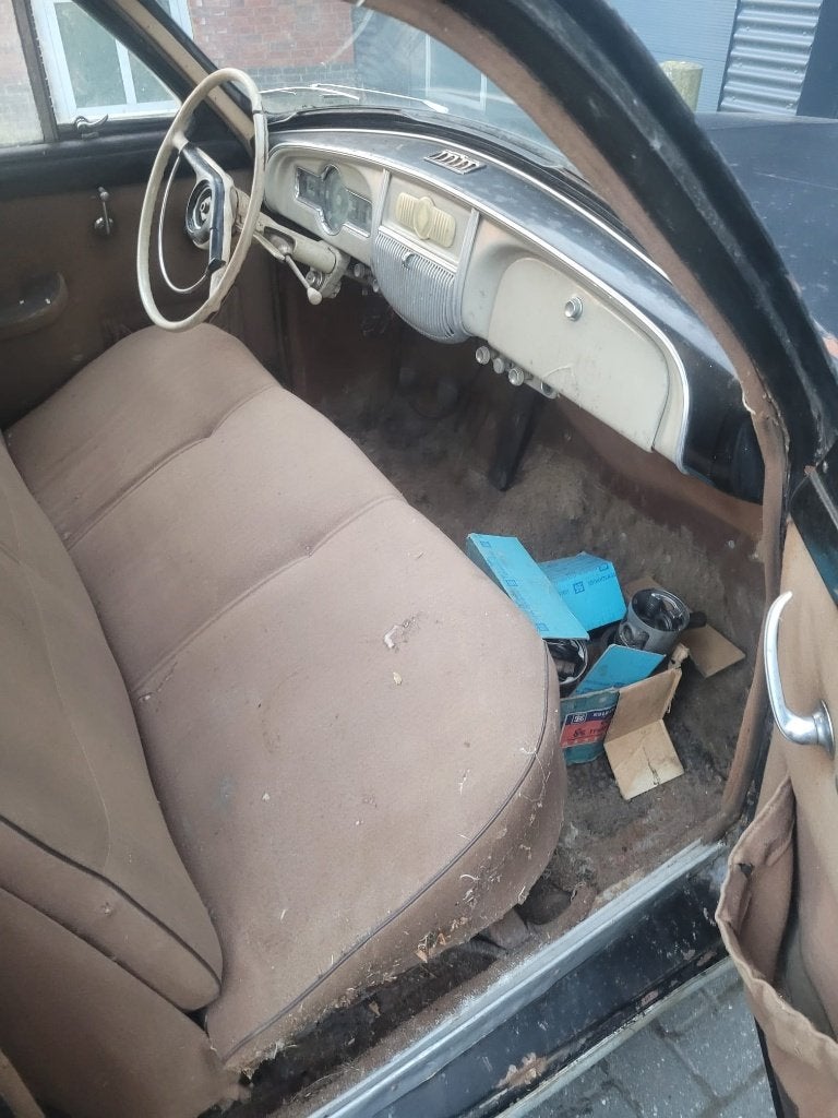 Renault Fregate BJ 1952 geen laswerk, alles dubbel erbij., foto 9