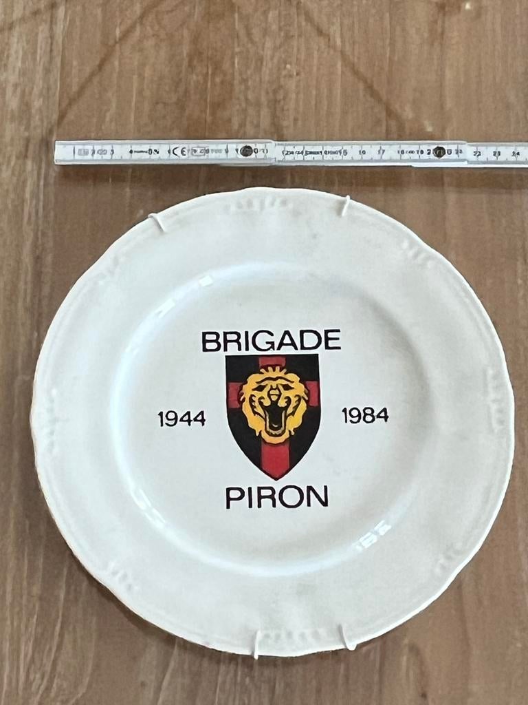 Brigade Piron bord, Verzamelen, Ophalen of Verzenden, Zo goed als nieuw
