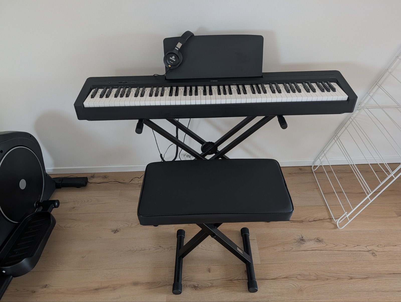 Piano numérique Yamaha P-145 BT et accessoires - Parfait éta, Musique & Instruments, Enlèvement, Piano