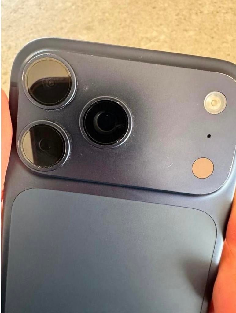 iPhone 17 Pro Max, Télécoms, Téléphonie mobile | Housses, Coques & Façades | Apple iPhone, IPhone 17, Métal, Enlèvement ou Envoi
