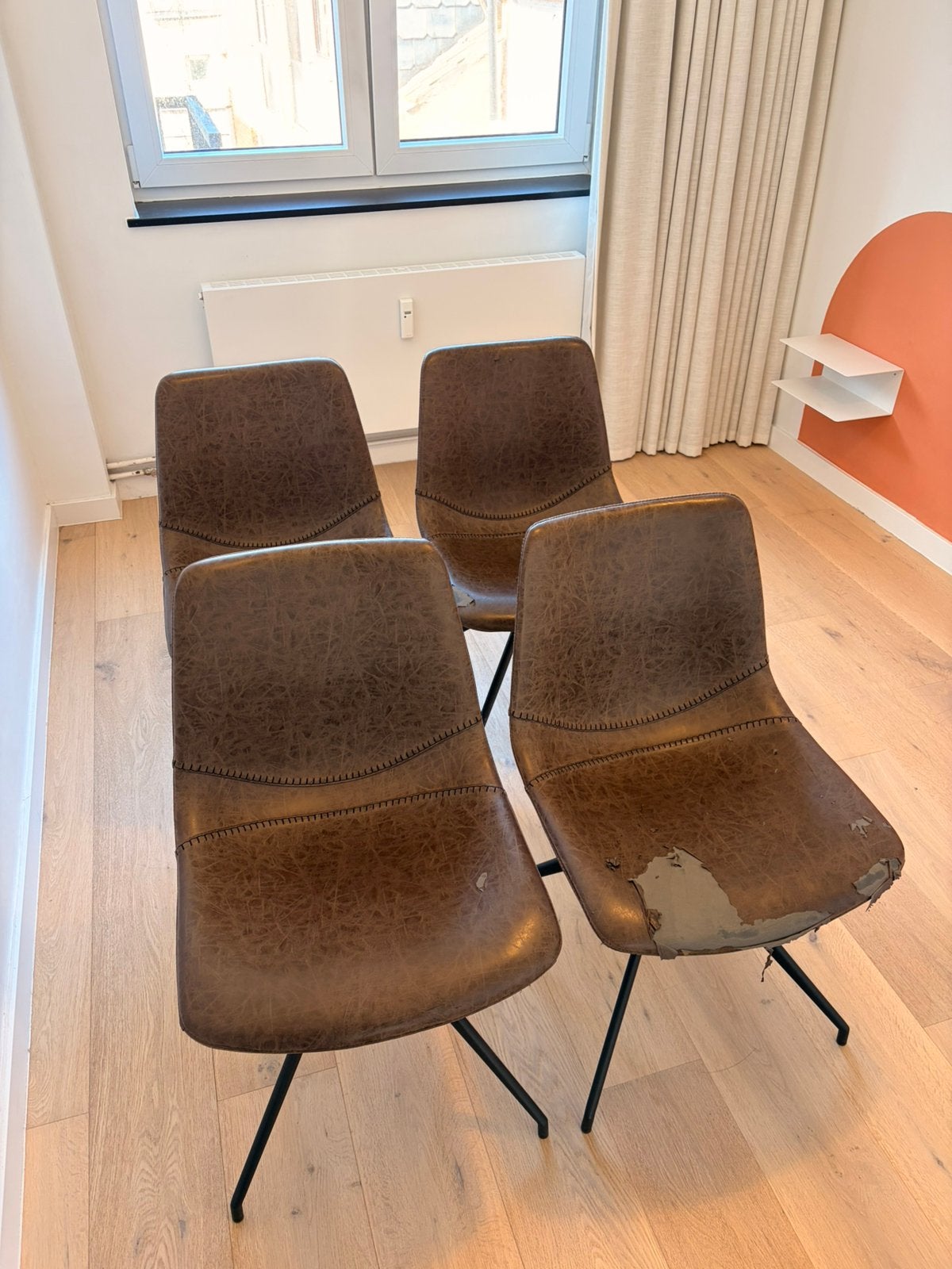 4 eetkamerstoelen, Ophalen, Kunststof, Gebruikt, Bruin