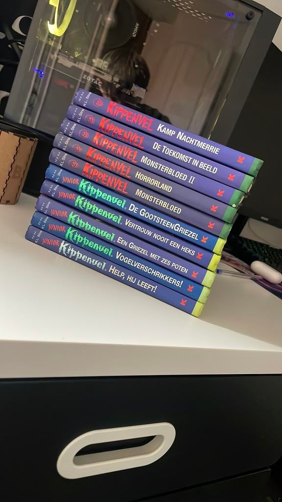 Boeken Kippenvel junior en gewonen moet snel weg, Ophalen, Zo goed als nieuw